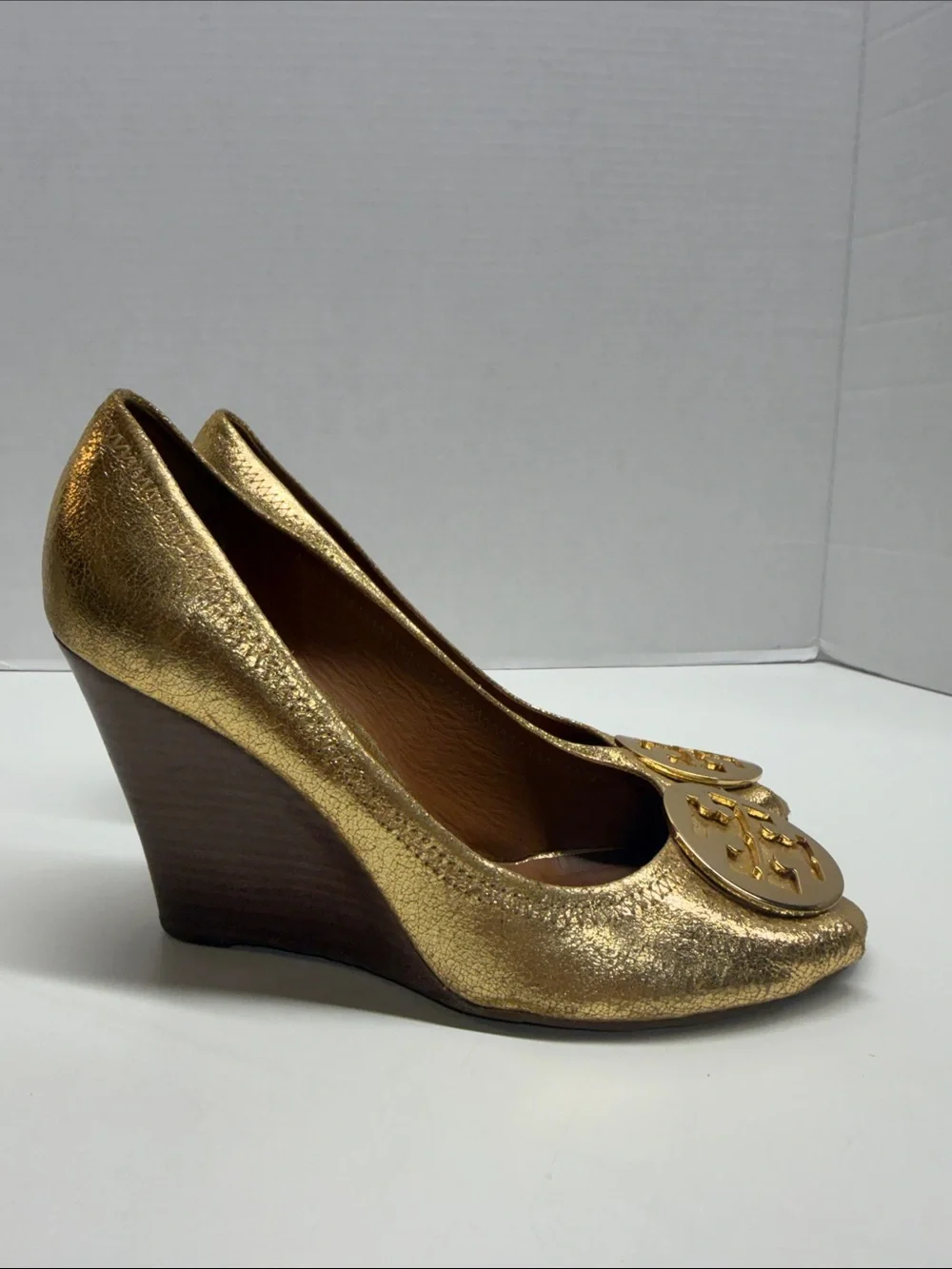 Tory Burch Sally Wedge Heels Pumps Metallic Leather Crackle Open Toe Gold 9